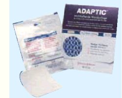 MEDICAZIONE NON ADERENTE STERILE APTIC MISURA 7,6X7,6CM 10 PEZZI 2012ZI - farmacialombardia.it